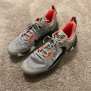 Nike Giannis Immortality 2 Basketball Shoes Cobblestone Gray Size 12